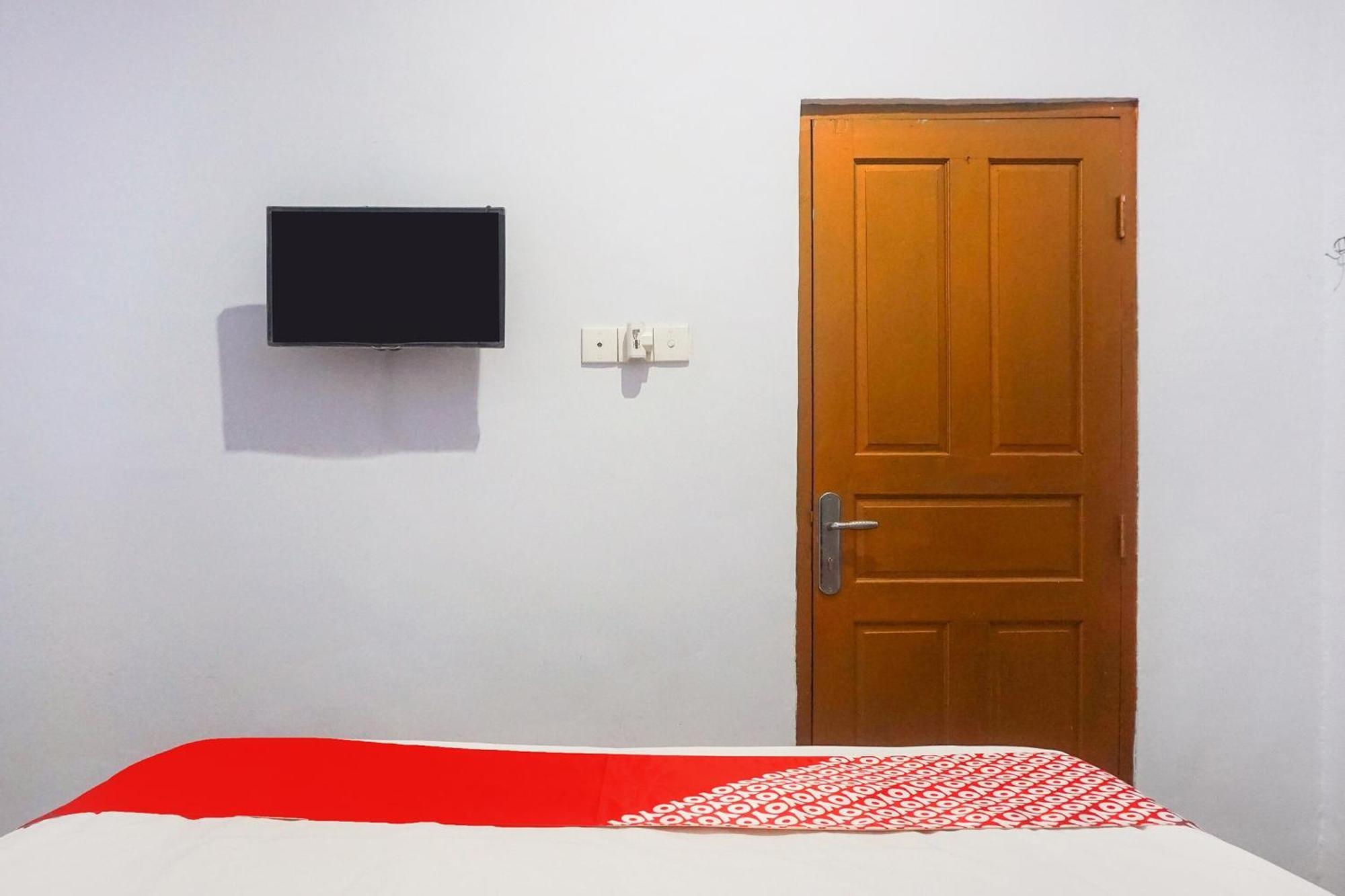 Oyo 91759 Pondok Hikmah Makassar Exteriör bild